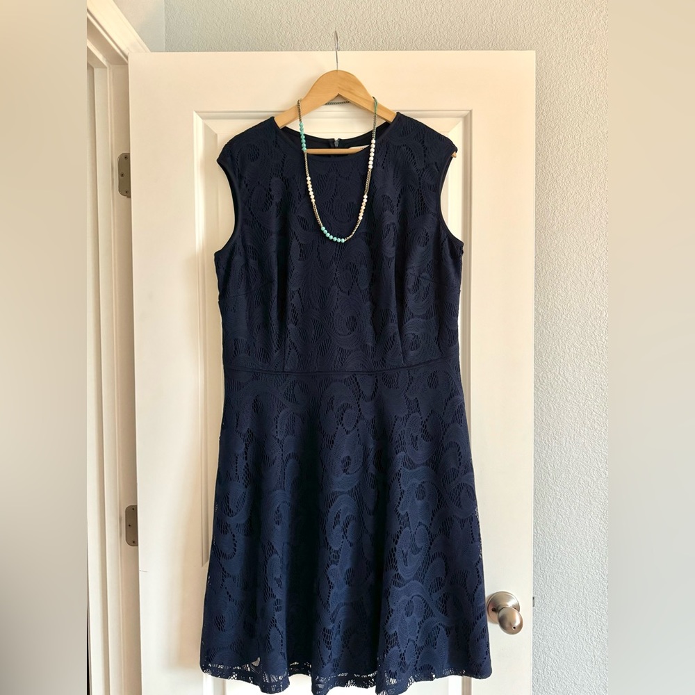 Lace overlay sleeveless dress